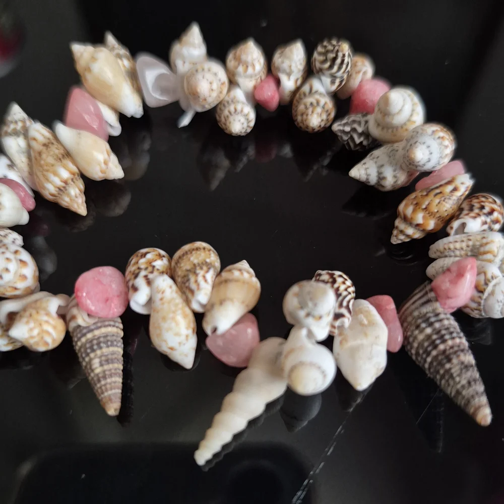 Handmade Deep Sea Virginia Beach Seashells And Strawberry Quartz Chips Braclet! - Picture 1 of 6